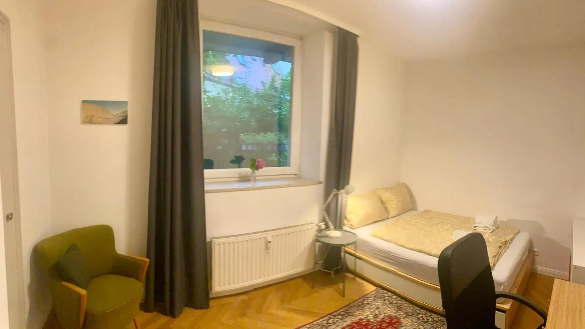Zimmer In Der Maxvorstadt Mit Gemeinschaftsbad Munich 0*,  Germany