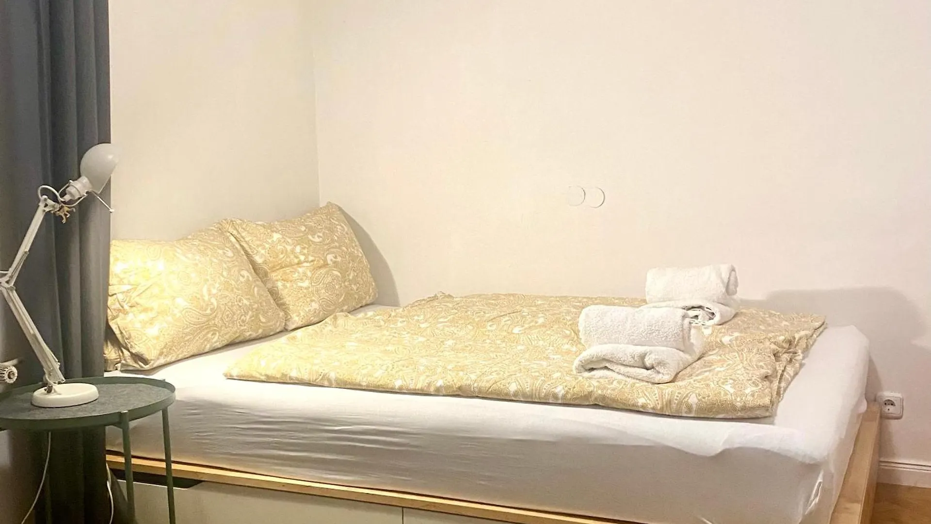 Zimmer In Der Maxvorstadt Mit Gemeinschaftsbad Munich Homestay