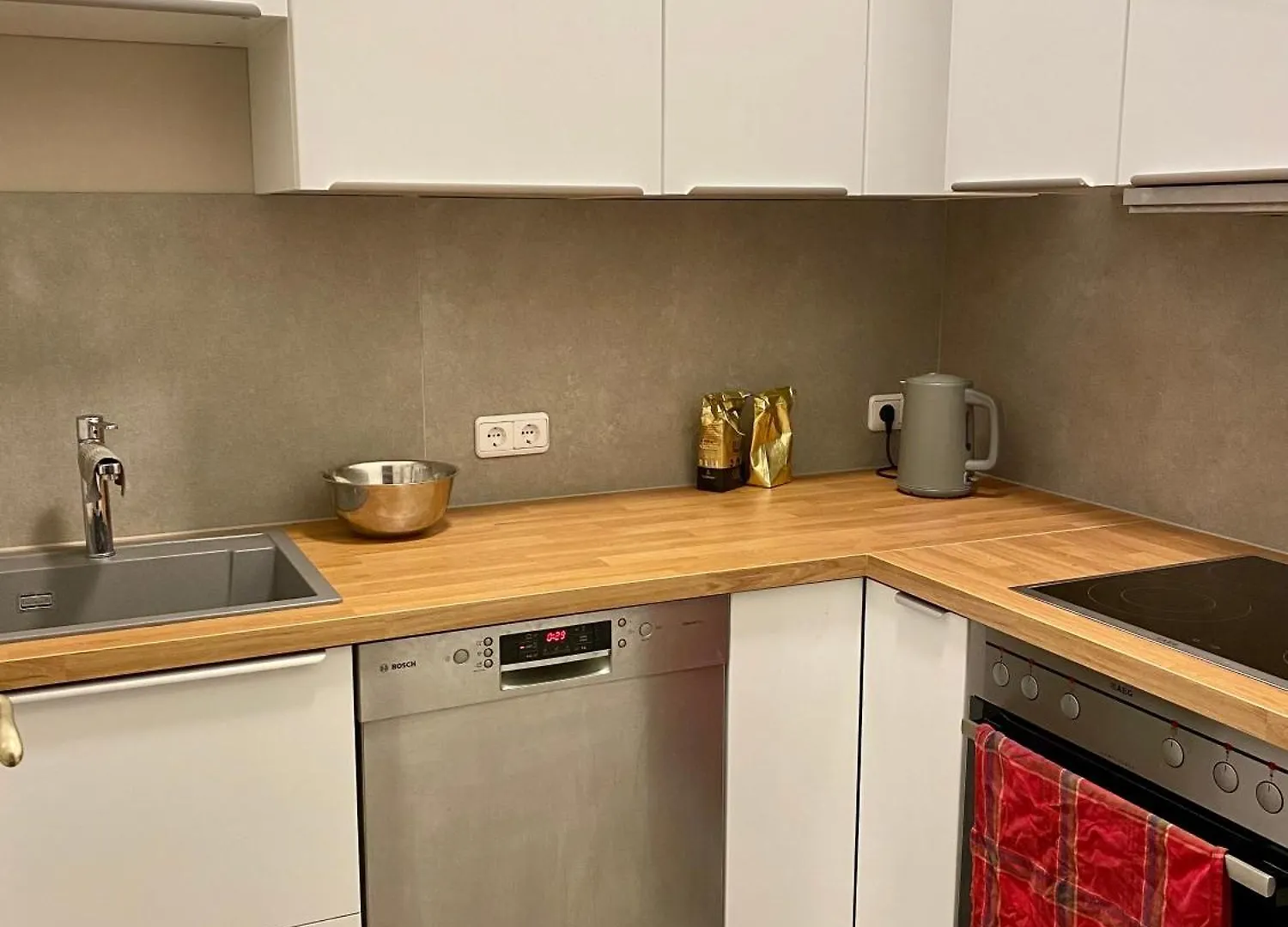Zimmer In Der Maxvorstadt Mit Gemeinschaftsbad Munich Homestay