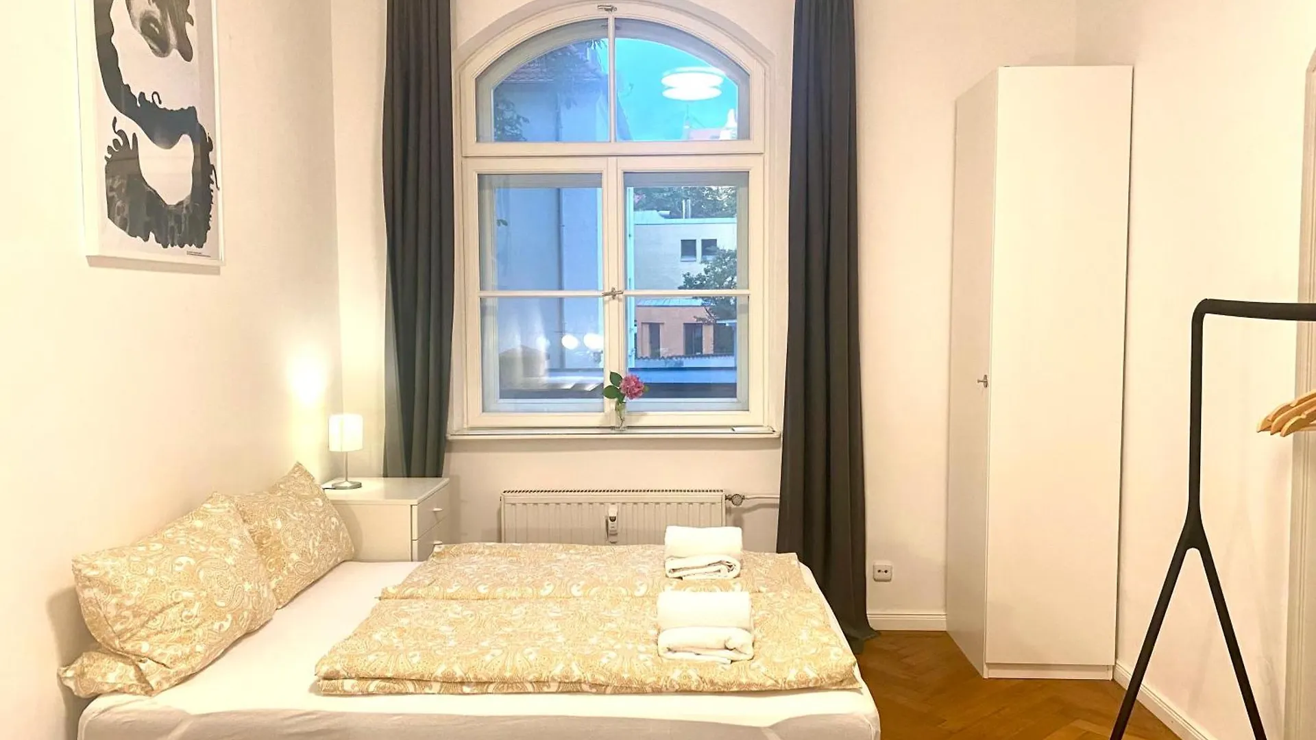 Zimmer In Der Maxvorstadt Mit Gemeinschaftsbad Munich Homestay